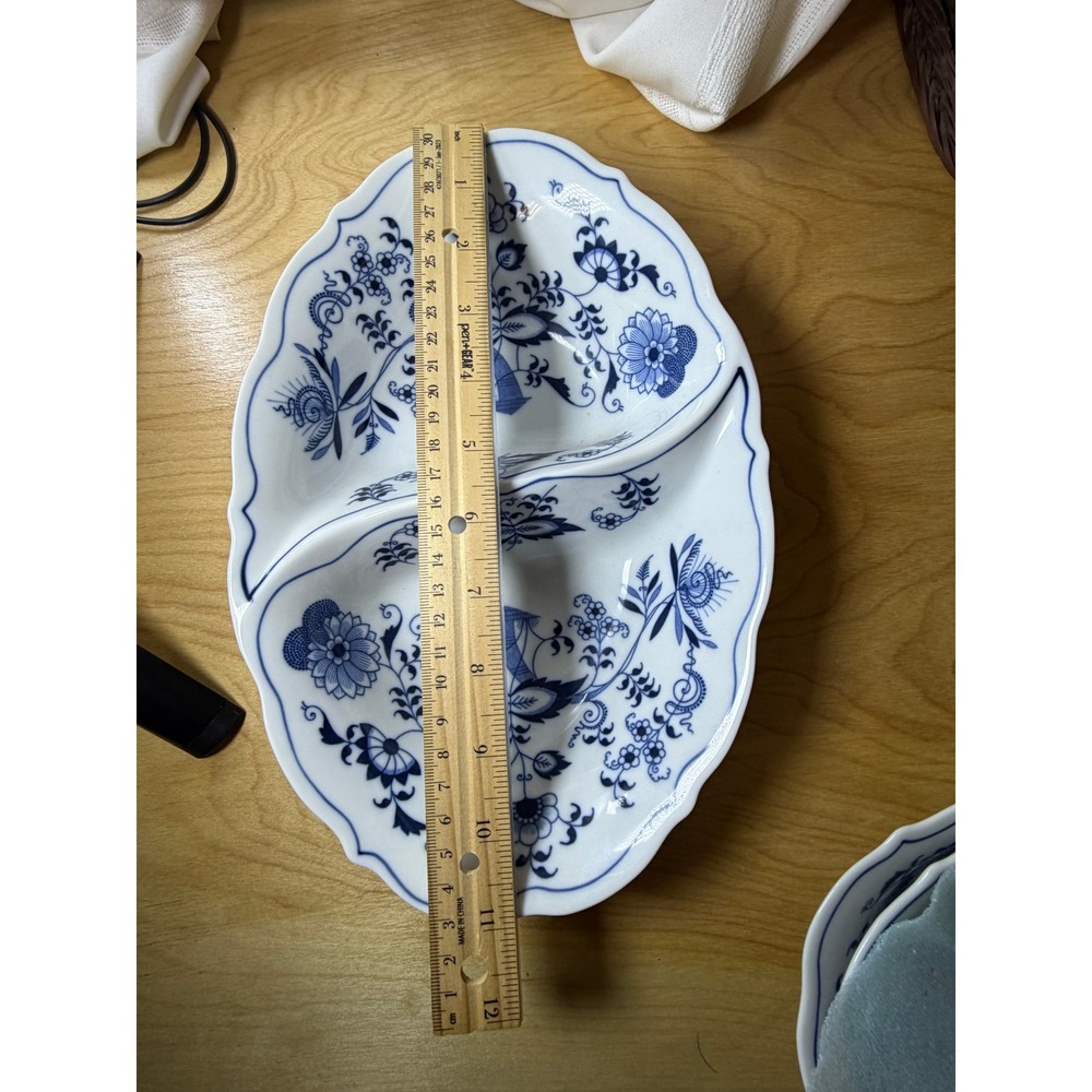 Blue Danube Japan Divided Serving Bowl Blue Onion Scalloped Oval 9in - Picture 4 of 7